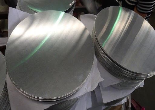 comprar El círculo de aluminio 1235 de la comida del grado platea la bandeja de abastecimiento de plata estampada en frío Fabricación en línea