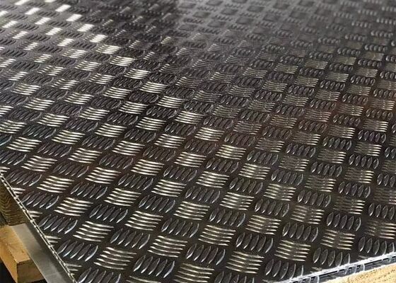 comprar El panel de aluminio grabado en relieve pulido 3003 de la placa de la pisada 6061 T6 8m m 6m m Fabricación en línea